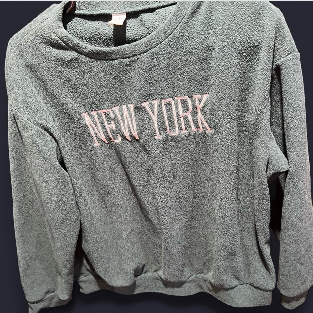 ROMWE Gray Crewneck Sweater with Pink Lettering